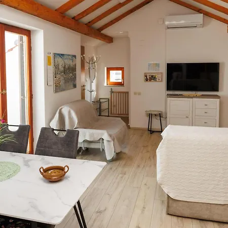 Zora Apartman *